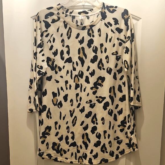 Tickled Teal Leopard Print Women's Top Size 1X - Picture 1 of 5